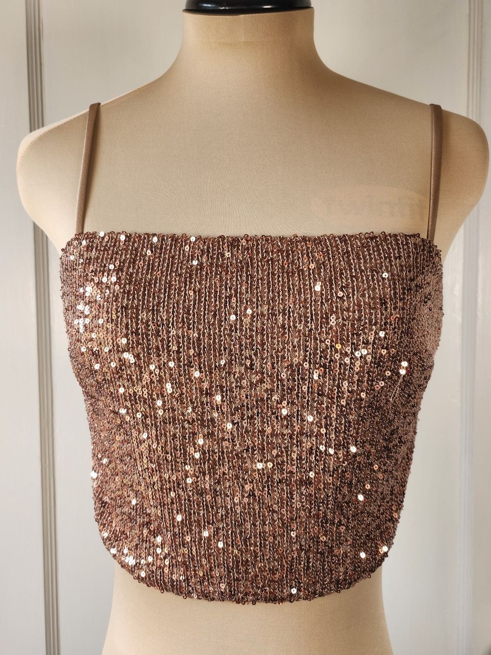 Sadie & Sage Sz S Gold Sequin Crop Top